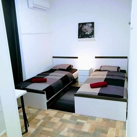 Zpula Center Studio Apartments Экстерьер фото